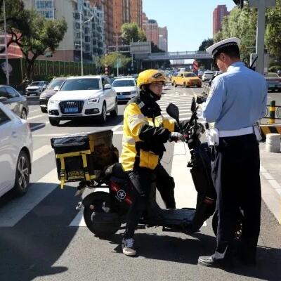 辽宁多地高速启用空中交警