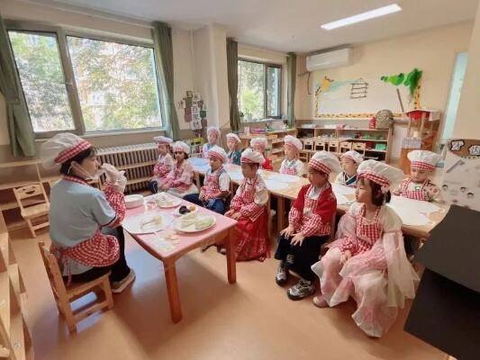 幼儿园为小朋友人工造雪守护童年