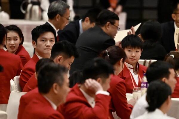 上海飞香港航班两次降落失败