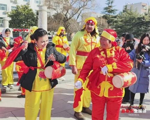 外国留学生华清宫花式体验中国年