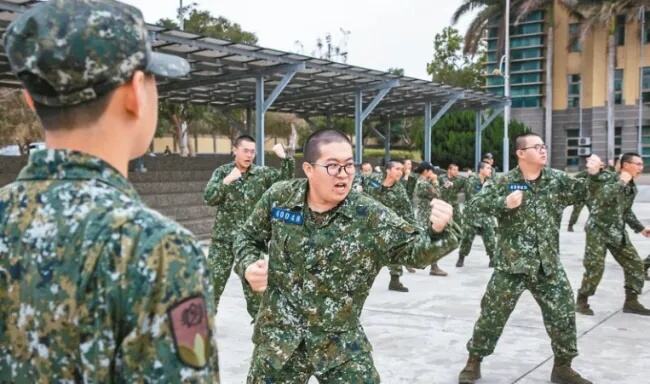 这才是真正的水陆两栖战车