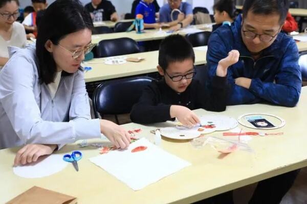 北京香山下山可以直接滑下来了