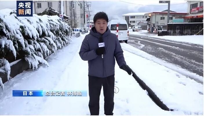 日本石川县降雪