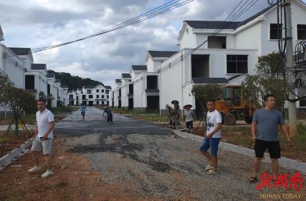 105户家庭喜圆安居梦