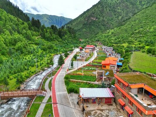 在3200米高原建塔