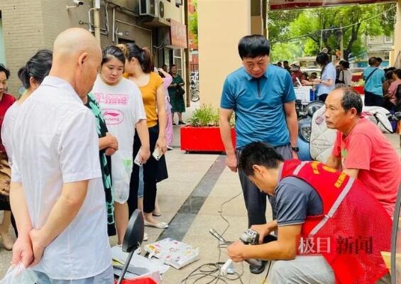 刘关张大闹于集市