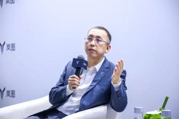 对话岚图汽车ceo卢放