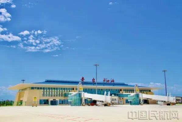 新疆吐鲁番机场航空邮路正式开通